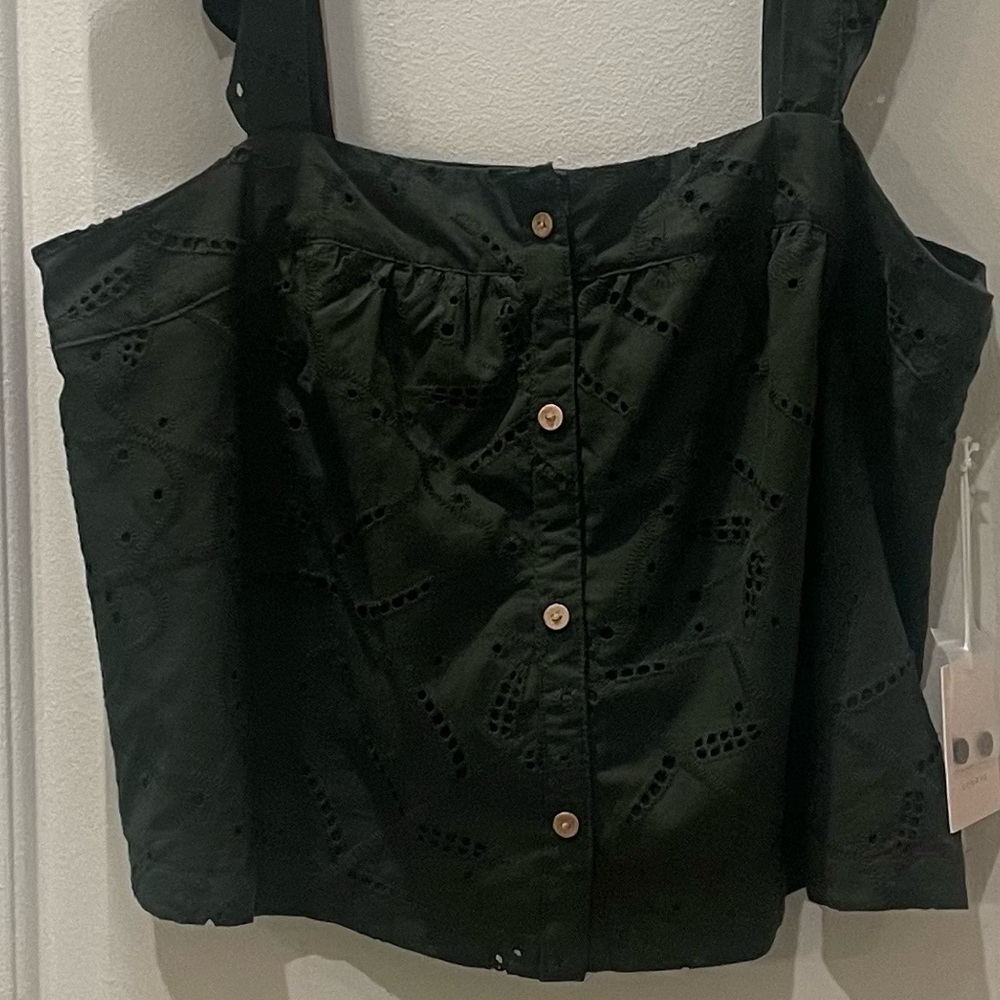 NEW…LC Lauren Conrad Button Front Eyelet Ruffle Strap Top - Picture 3 of 4